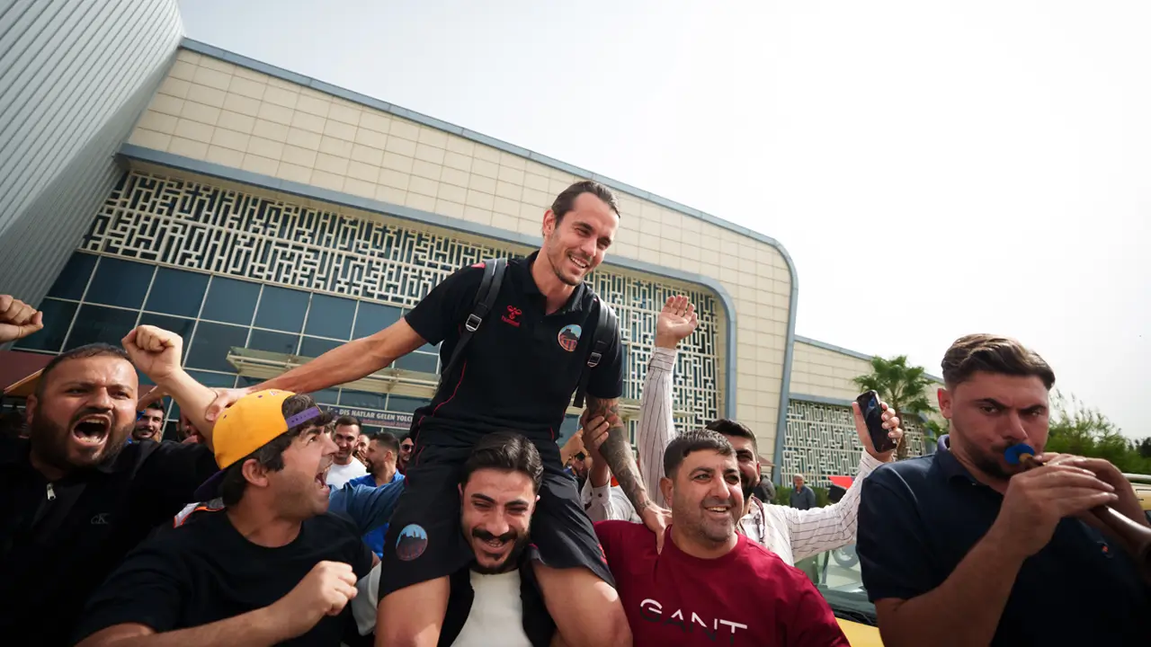 Bursa zaferinin ardından davul zurnalı karşılama