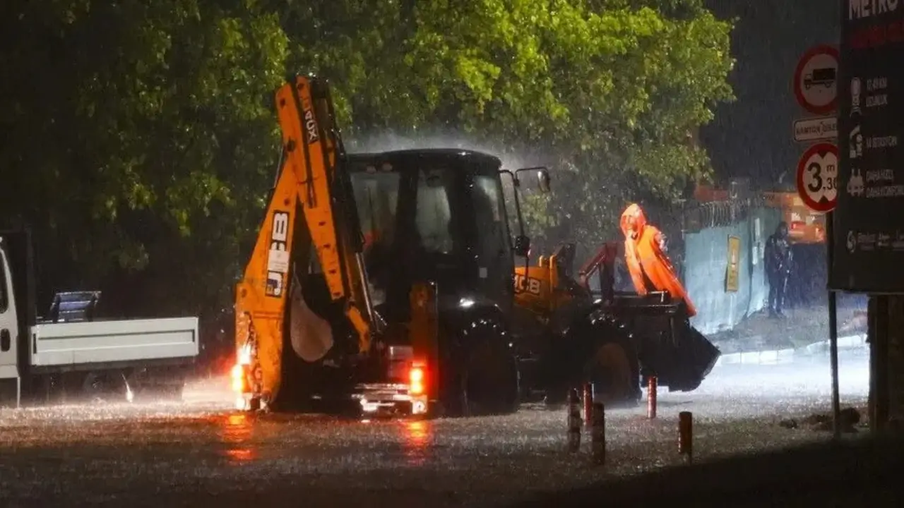 İstanbul’da sel felaketi: 14 yaşındaki çocuk hayatını kaybetti