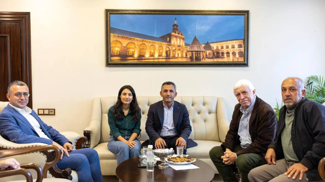 DEM Parti milletvekillerinden Emin Ay’a tebrik ziyareti