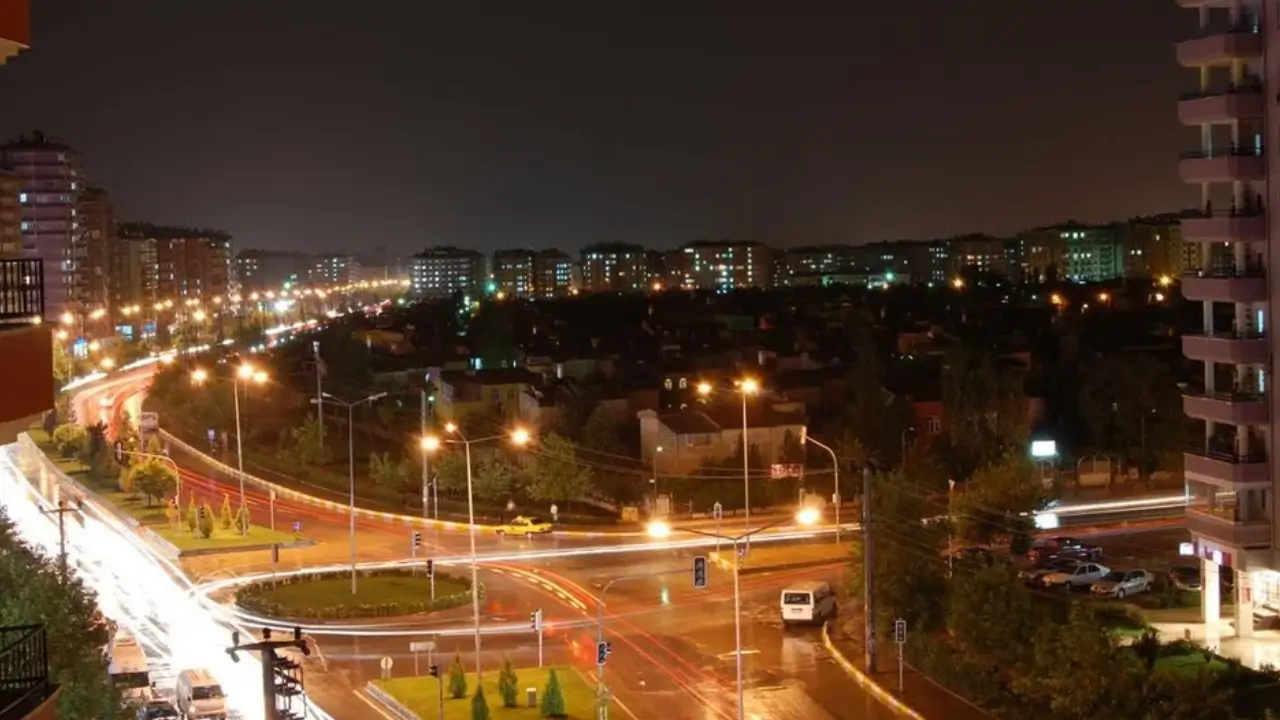 Diyarbakır'da gece saatlerinde uzun süren elektrik kesintisi