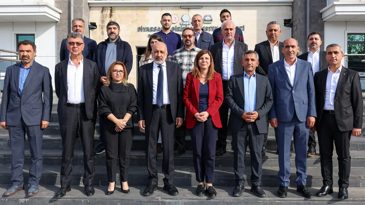 Diyarbakır Büyükşehir Eş Başkanlarından DTSO’ya tebrik ziyareti