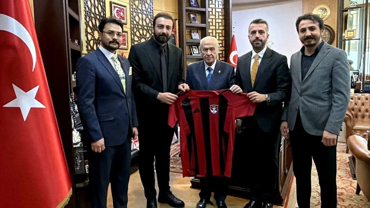 Vanspor yönetiminden Bahçeli’ye ziyaret: Terörsüz Türkiye’yi konuştuk