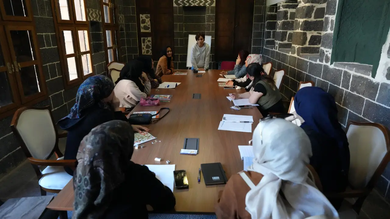 Diyarbakır’da kadınlar için Kürtçe kurs başladı
