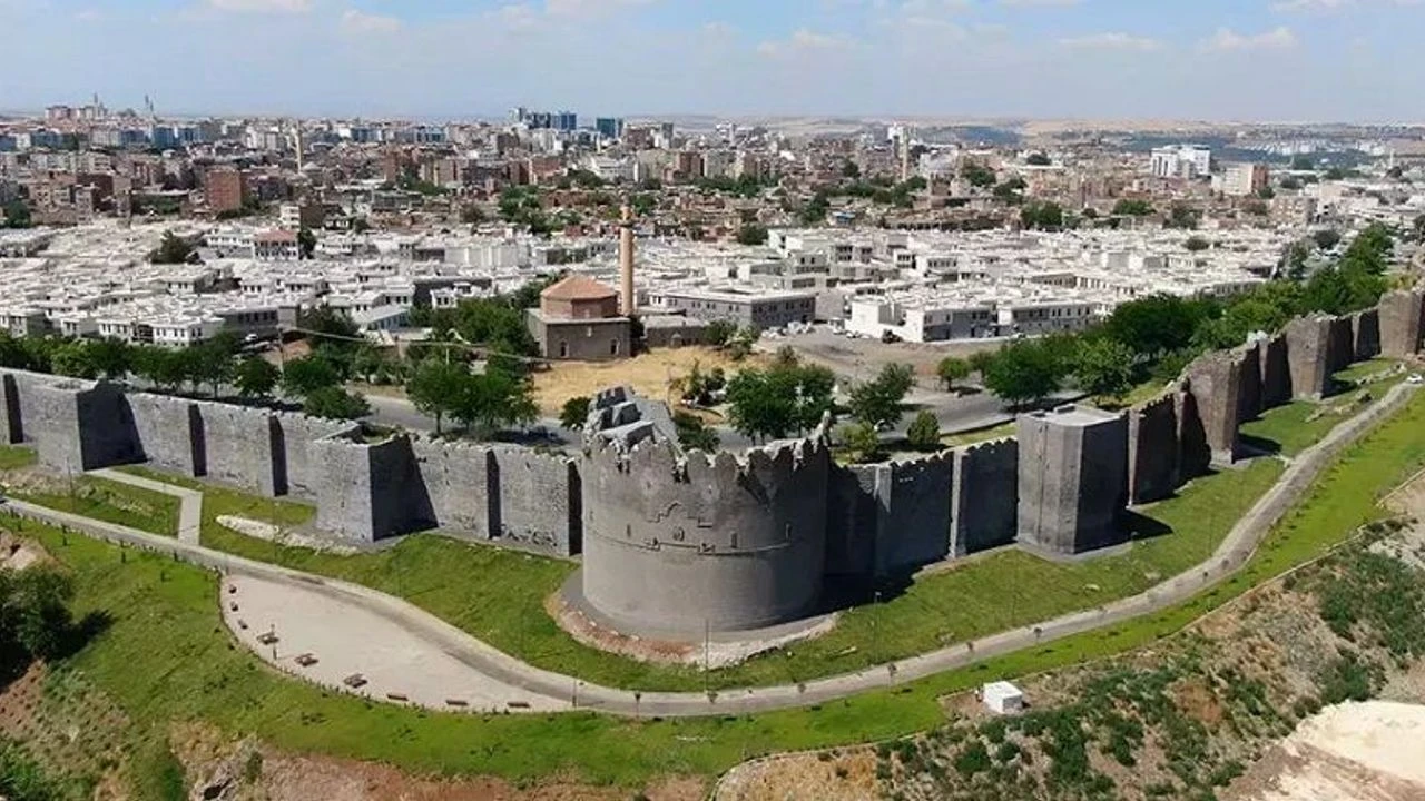 Dünya Diyarbakırlılar Günü: Siyasilerden mesajlar