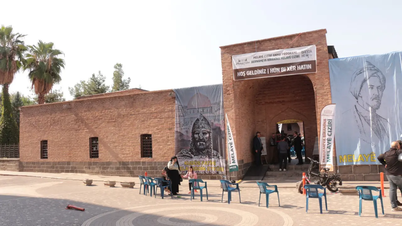 Melayê Cizîrî Kırmızı Medrese'de anıldı
