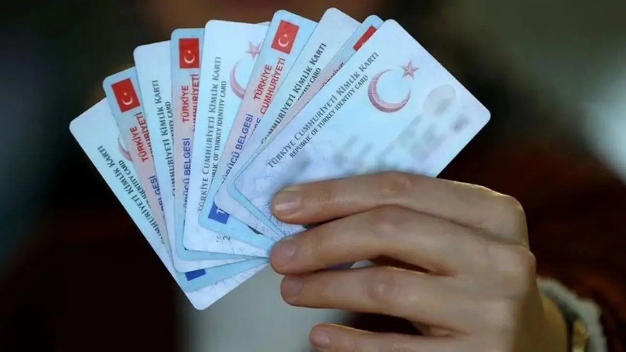 Çipli kimliklerde süre doluyor: Yeni yılda geçersiz sayılacak