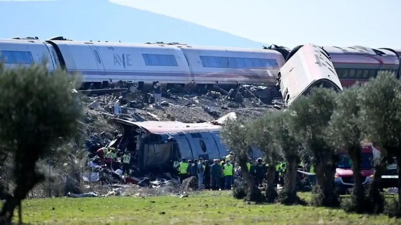 İspanya'daki tren kazasında can kaybı 64'e yükseldi
