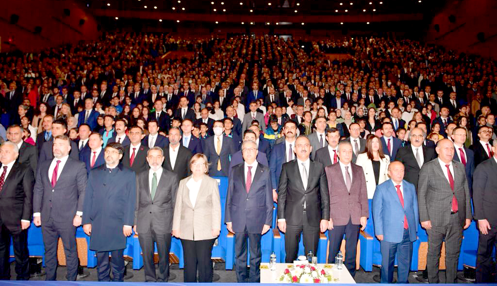 Bakan Özer Diyarbakır’a geldi