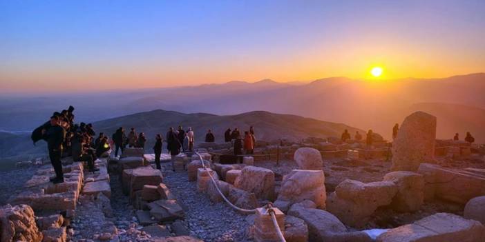 Nemrut Dağı sezonu açtı: 45 bin turist gezdi