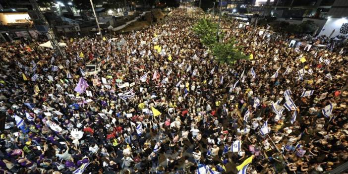 İsrailli protestocular Netanyahu’nun evinin önünde toplandı