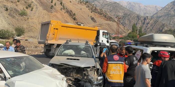 Hakkari’de feci kaza: Çok sayıda yaralı var