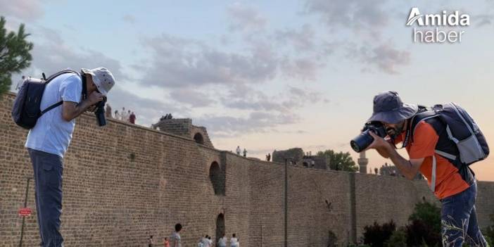 Diyarbakır’da fotoğraf sanatçıları Dicle Güzeli’nin peşinde