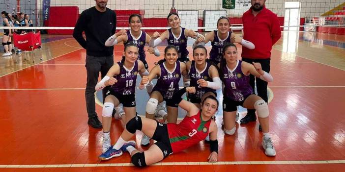 Diyarbakır Büyükşehir Kadınlar Voleybol Takımı yarı finalde