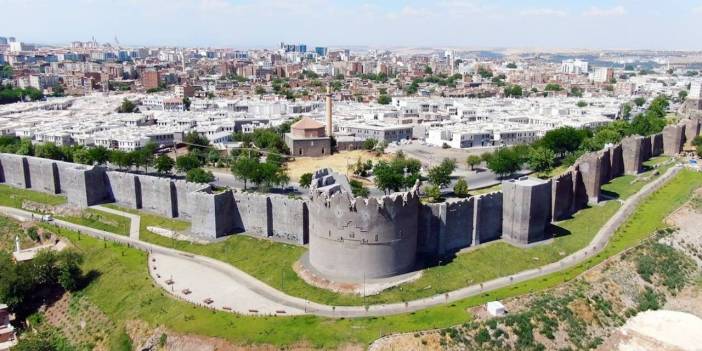 Diyarbakır’ın eski belediye başkanı tutuklandı