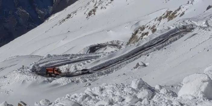 12 ilçede 493 yerleşim yerinin yolu kapandı