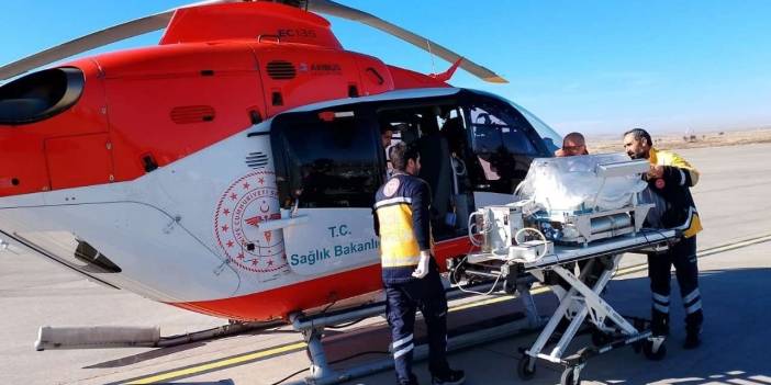 Şanlıurfa'da ambulans helikopter 25 günlük bebek için havalandı