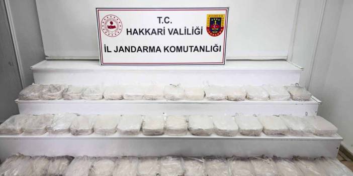 Hakkari’de uyuşturucu operasyonu: 49 kilo metamfetamin ele geçirildi