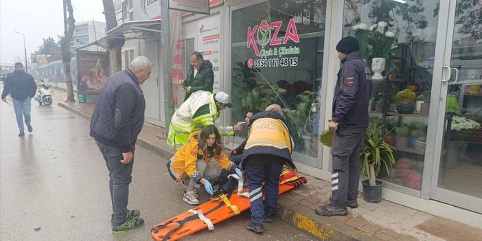 Adıyaman'da yolcu otobüsüyle çarpışan hafif ticari aracın sürücüsü yaralandı