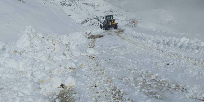 Diyarbakır’da karla mücadele: Bin 879 kilometrelik yol ulaşıma açıldı