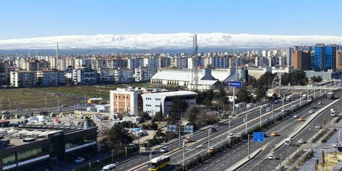 Karacadağ’a kar yağdı, Diyarbakır buz kesti