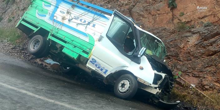 Hakkari’de kamyonet kayalığa çarptı: 1 ölü, 1 yaralı