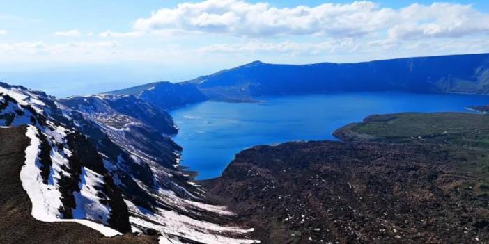 Nemrut Krater Gölü havadan görüntülendi