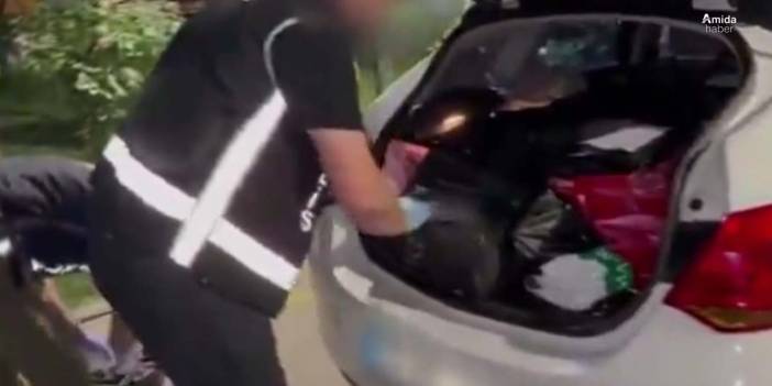 Batman'da araca gizlenmiş kaçak malzemeler ele geçirildi