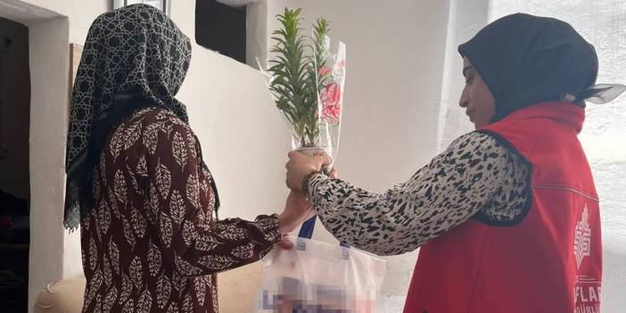 Diyarbakır’da yetim çocukların annelerine ziyaret