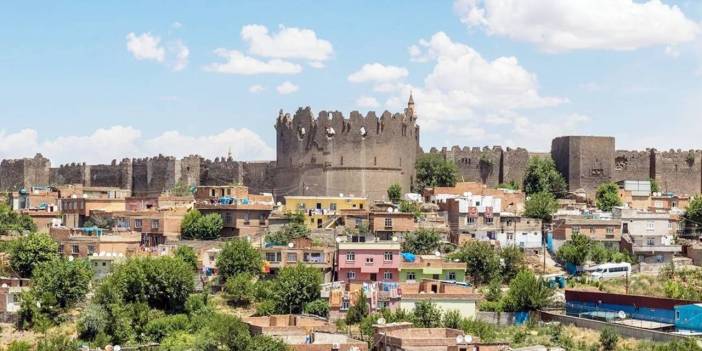 Diyarbakır’daki kurumda çalışanlar elbiseleri iade edecek!