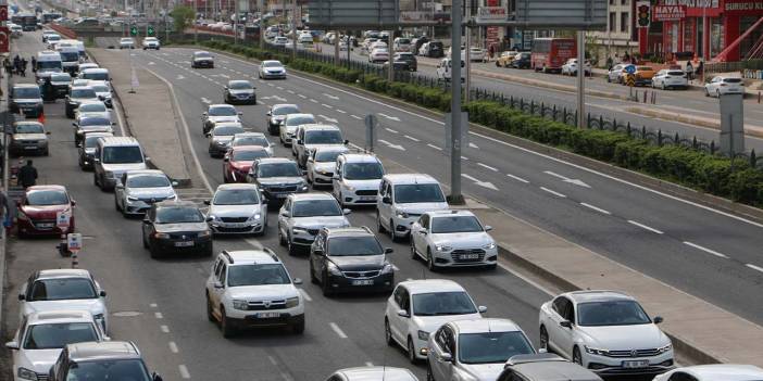 Diyarbakır’daki ‘makasçı’ sosyal medyada kendini ele verdi