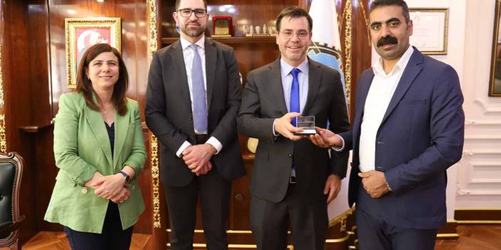 ABD’li diplomatlardan Diyarbakır Büyükşehir’e ziyaret