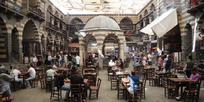 Diyarbakır bayrama hazır: Paris’e hoşgeldiniz!
