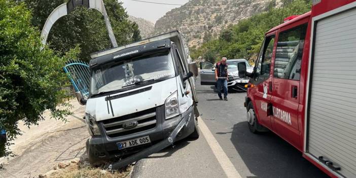 Mardin’de araçlar çarpıştı: 3’ü çocuk 6 yaralı