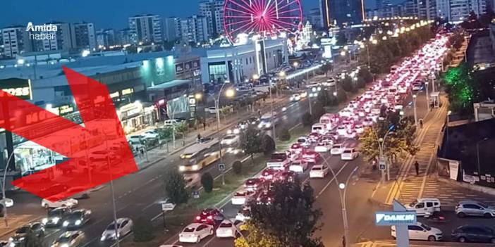 Diyarbakır’ın göbeğinde trafik keşmekeşi