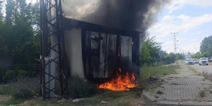 Van’da trafo yandı: Mahalleliler elektriksiz kaldı