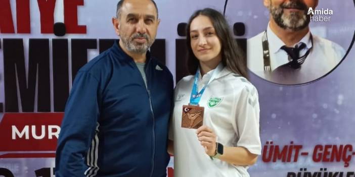 Diyarbakırlı Milli Karateci kürsüde yerini aldı