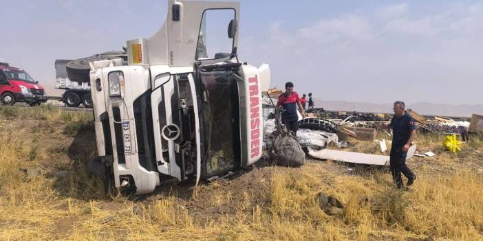 Mardin’de tır devrildi: Sürücü yaralandı