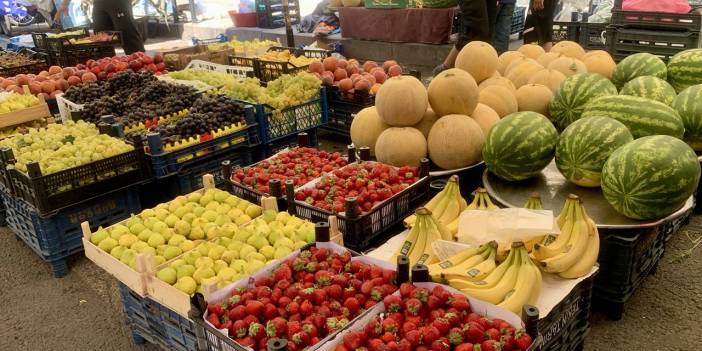 Diyarbakır’da meyve tezgahları etiketsiz: Fiyatlar fırladı