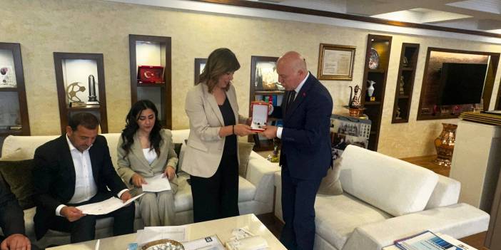 Süreç Erzurum’a yaradı: DEM’li vekil AK Partili belediyede