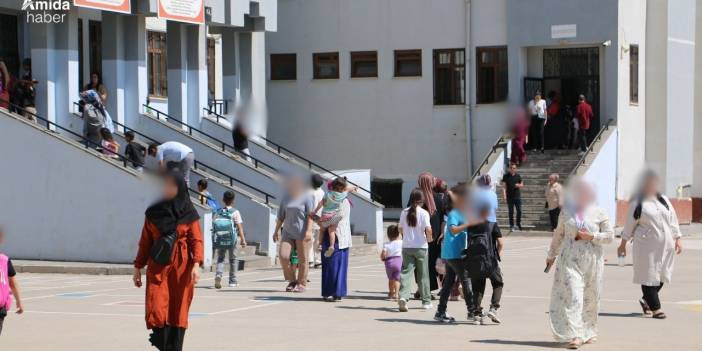 Diyarbakır’da eğitime hasarlı engel: Öğrenciler okulsuz kaldı