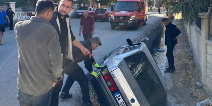 Van’da otomobil su kanalına düştü
