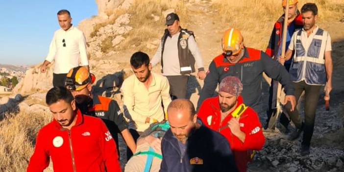 Van Kalesi'nde korku dolu anlar: Alman Turist mağaraya düştü