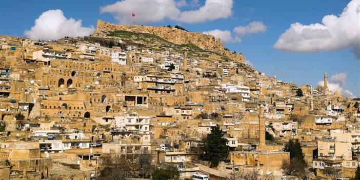 Mardin’de duraklara halı