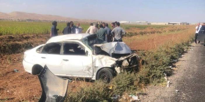 Şanlıurfa’da devrilen otomobilde bulunan 2 kişi yaralandı