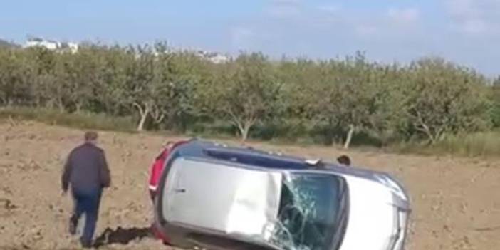 Hatay'da otomobil tarlaya uçtu