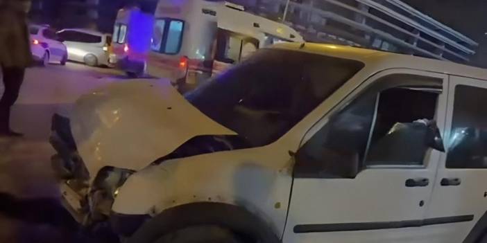 Van’da minibüs ile kamyonet çarpıştı: Yaralılar var