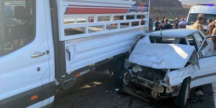 Bingöl’de kamyonetle otomobil çarpıştı: 1 ölü, 3 yaralı