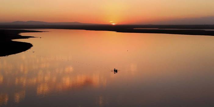 Diyarbakır Devegeçidi Çayı’nda günbatımında av