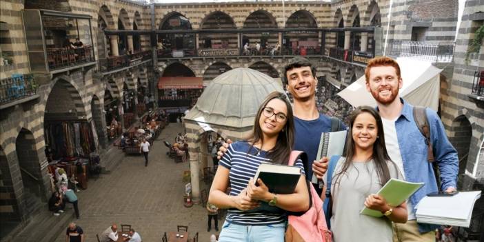 Diyarbakırlı üniversite öğrencilerine eğitim desteği: İlk ödeme yapıldı