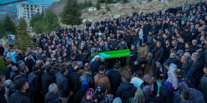 Hakkarili gençler gözyaşlarıyla uğurlandı